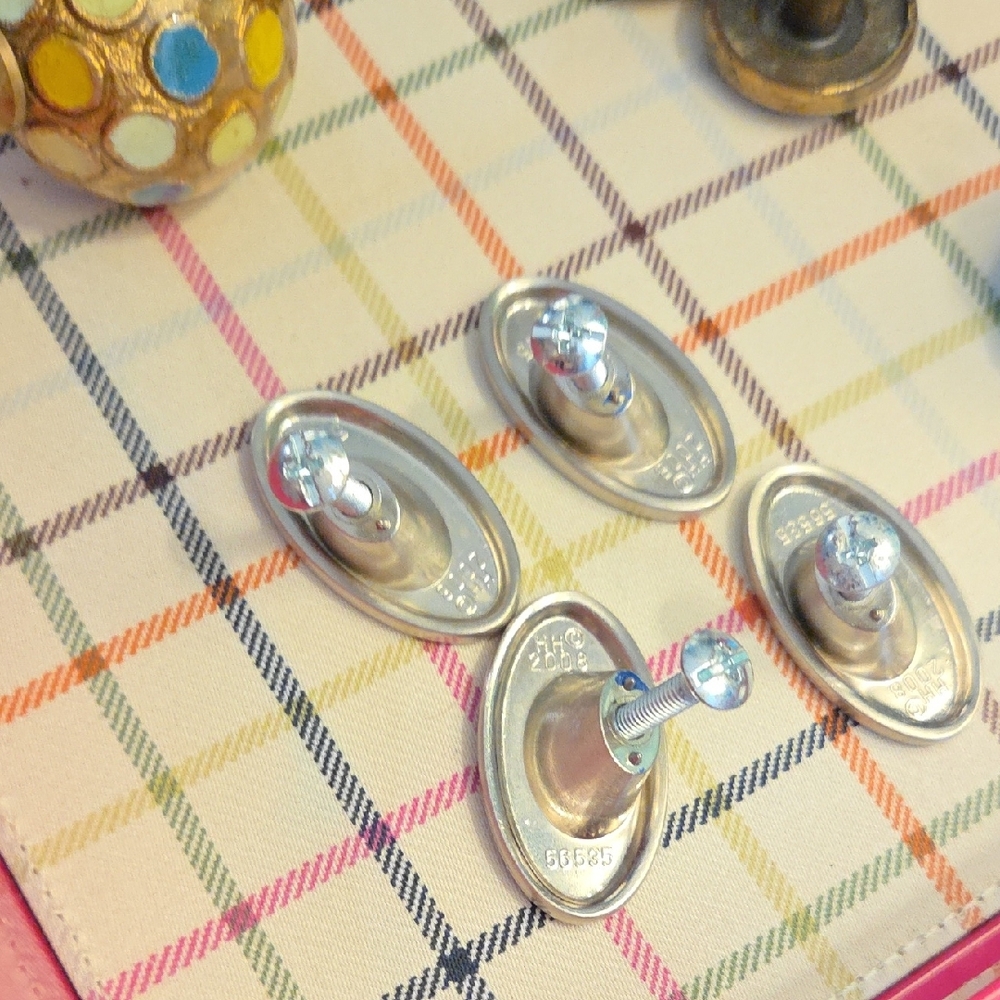 Assorted Decorative Knobs Set - Picture 6 of 9
